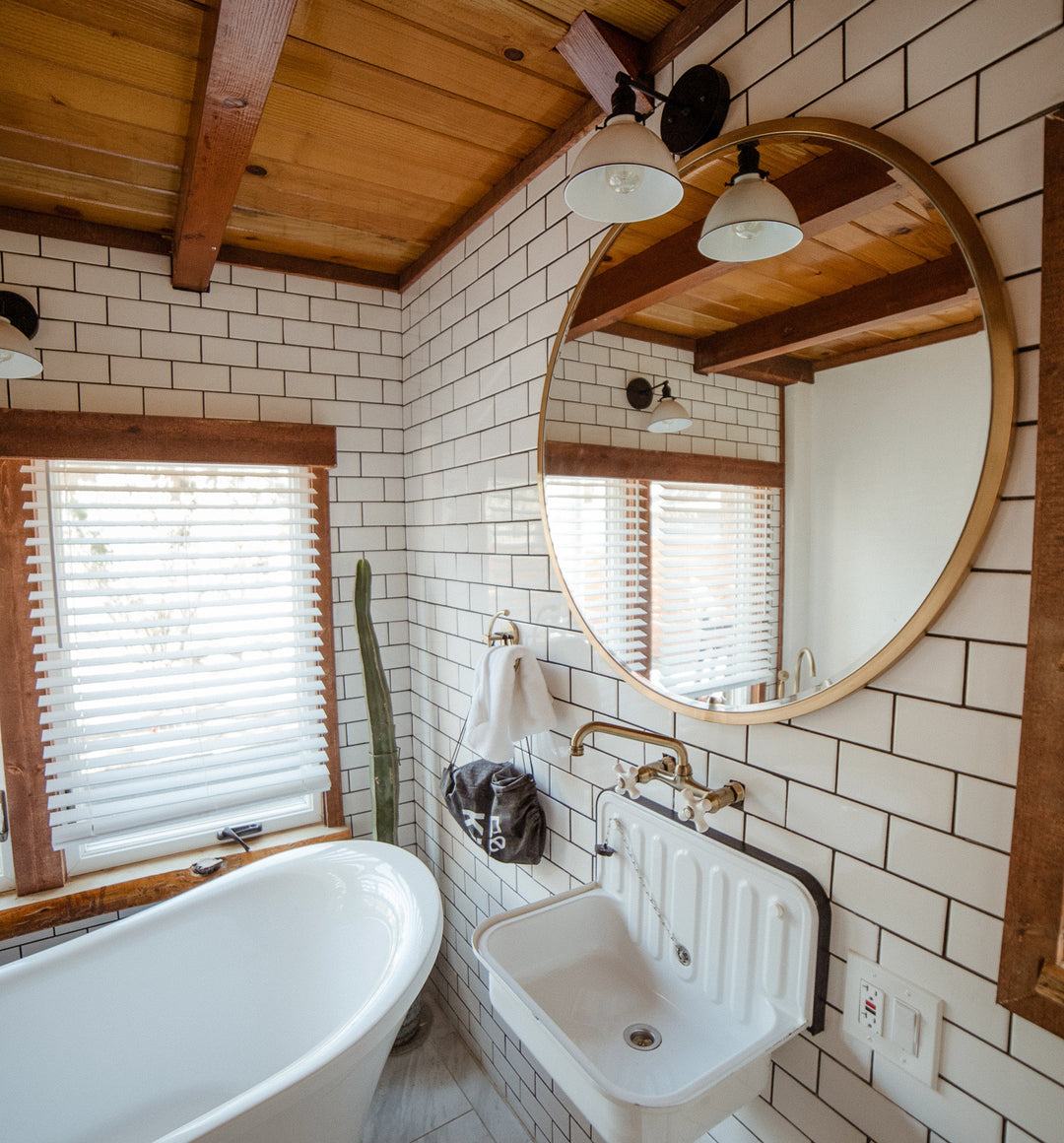 5 Things You Shouldn't Be Keeping in Your Bathroom (And Two You Should)