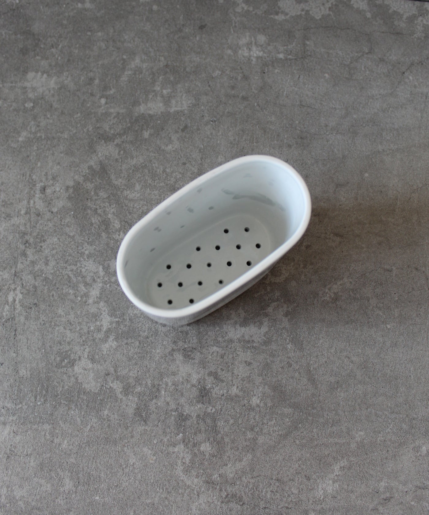 Deco Oval Brush Caddy